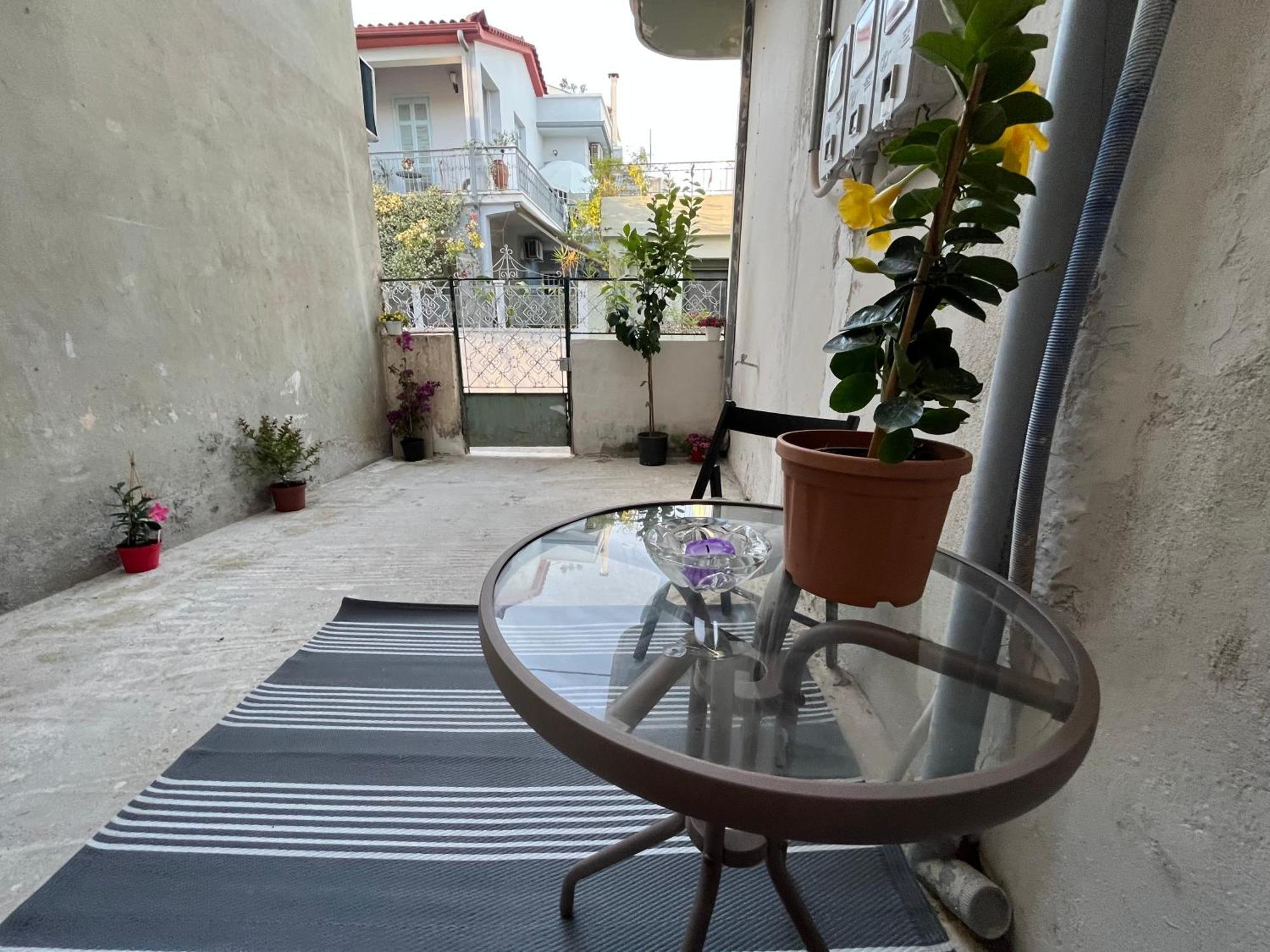 Noa - Designed Garden Studio In The City Center Kalamata Zewnętrze zdjęcie