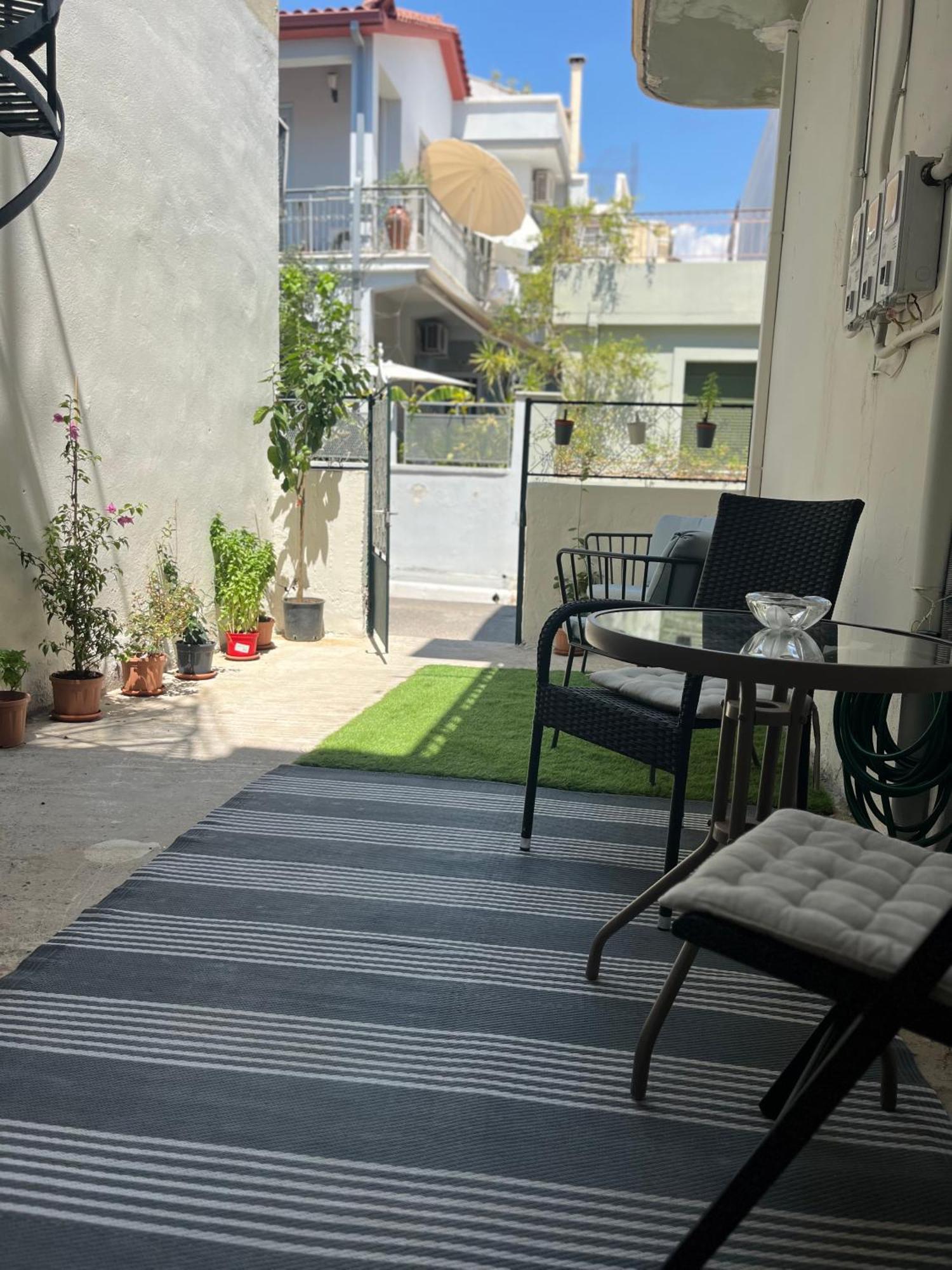 Noa - Designed Garden Studio In The City Center Kalamata Zewnętrze zdjęcie